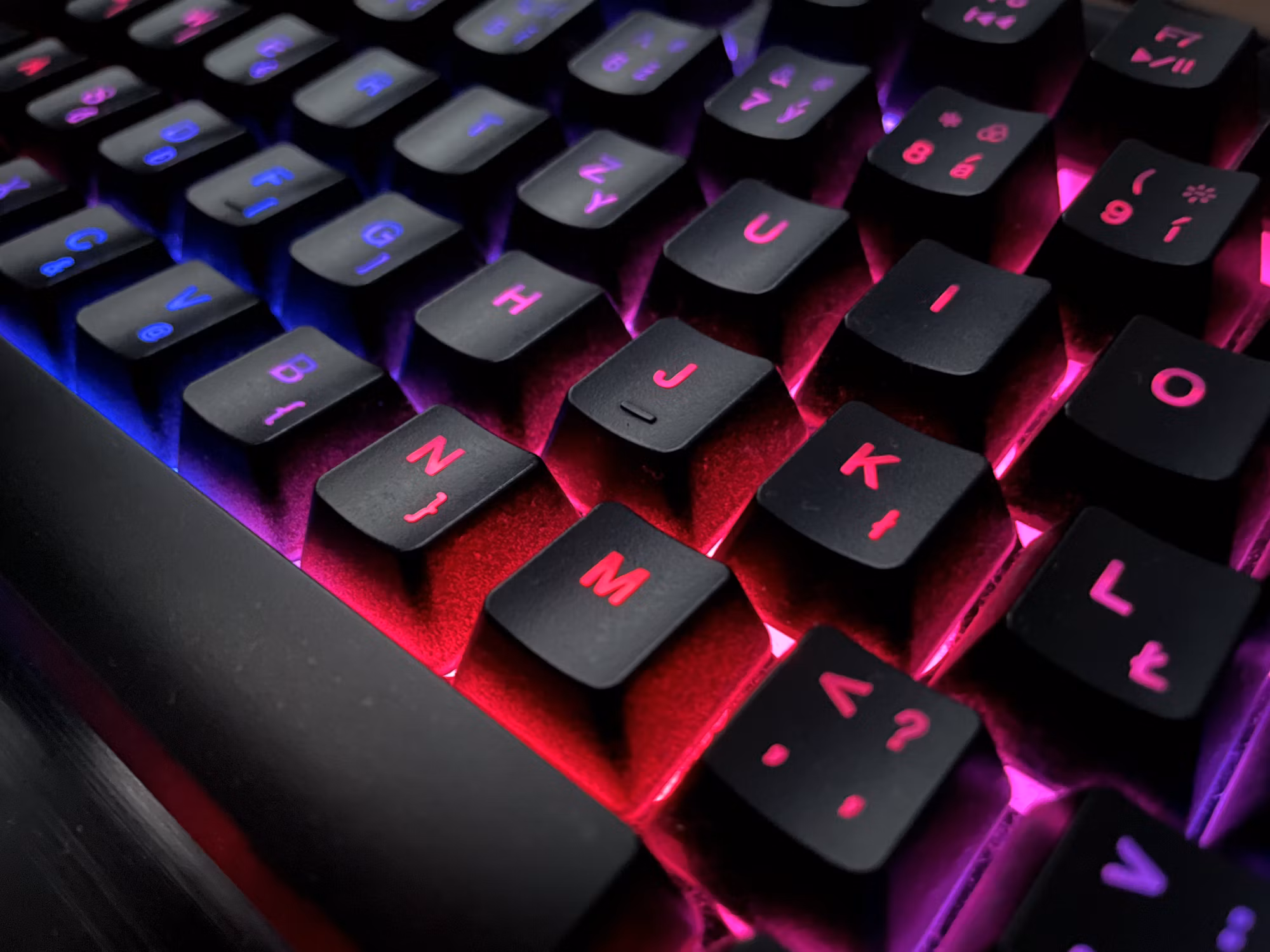 Exploring the Evolution of Online Multiplayer Games: From LAN Parties to Global Esports